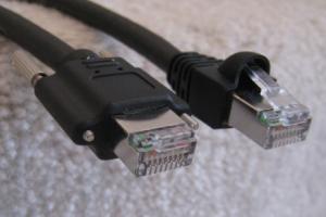 Кабель GigE, повышенной гибкости, CAT6, 5 метров, горизонтальное расположение крепежных винтов